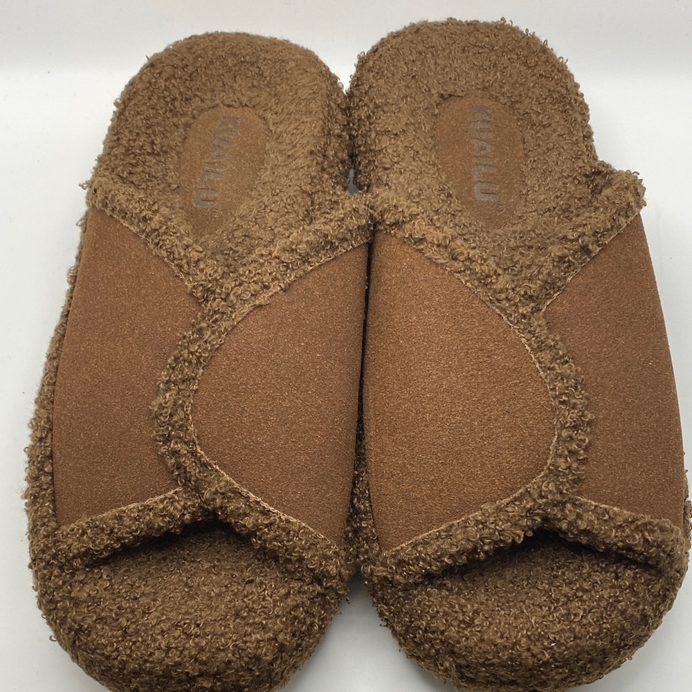 Warm Brown Fuzzy Slippers for Women size 8.5
895